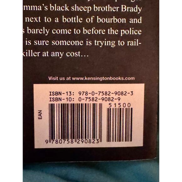Murder at the Breakers by Alyssa Maxwell - 2014 - Picture 4 of 7